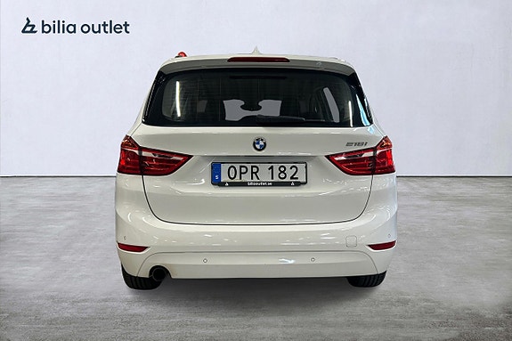 BMW 218i 7 of 23