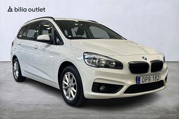 BMW 218i 4 of 23