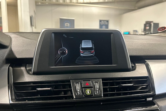 BMW 218i 19 of 23