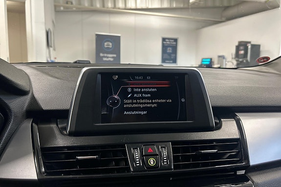 BMW 218i 20 of 23