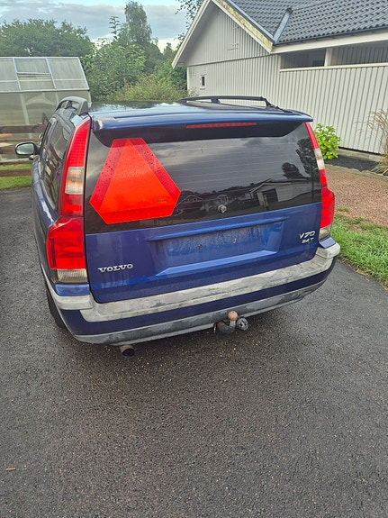 Volvo V70 4 of 5