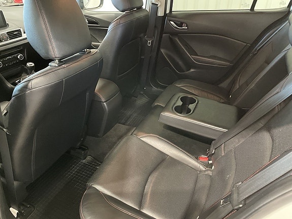 Mazda 3 13 of 16