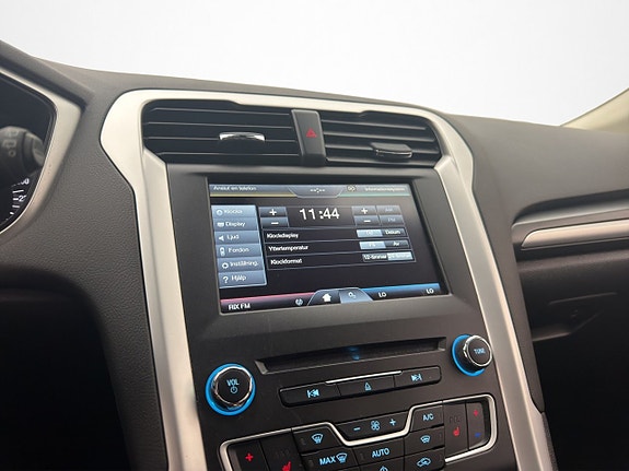 Ford Mondeo 17 of 27