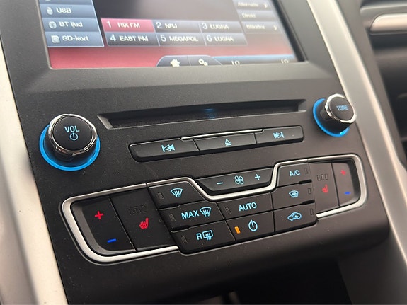 Ford Mondeo 19 of 27