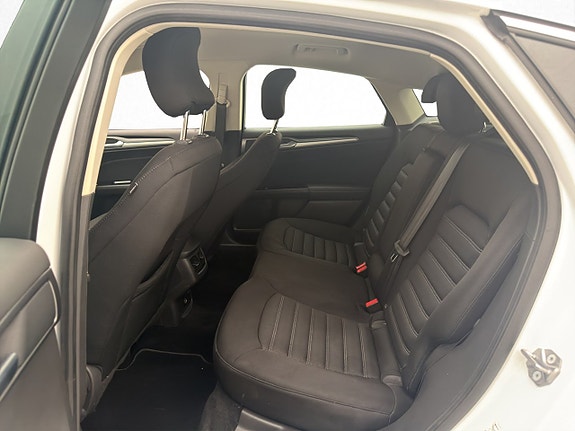 Ford Mondeo 22 of 27