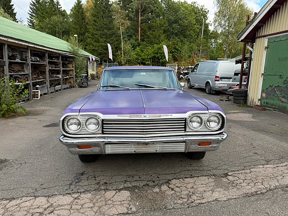 Chevrolet Impala 6 of 12