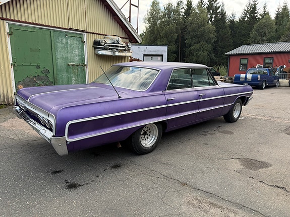 Chevrolet Impala 3 of 12