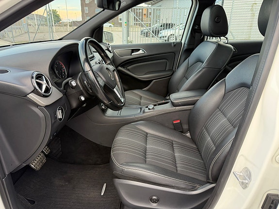 Mercedes-Benz B180 5 of 13