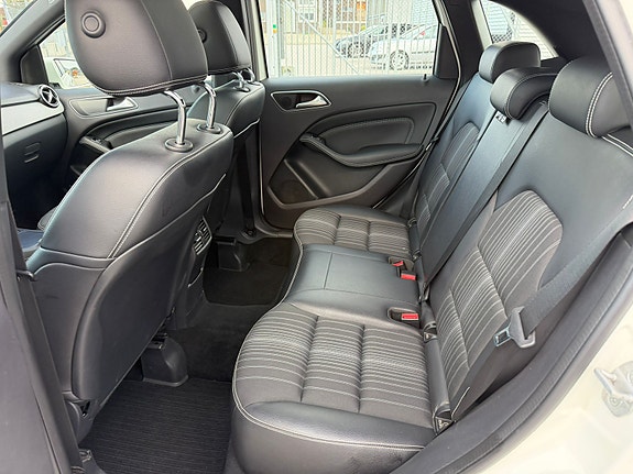 Mercedes-Benz B180 7 of 13