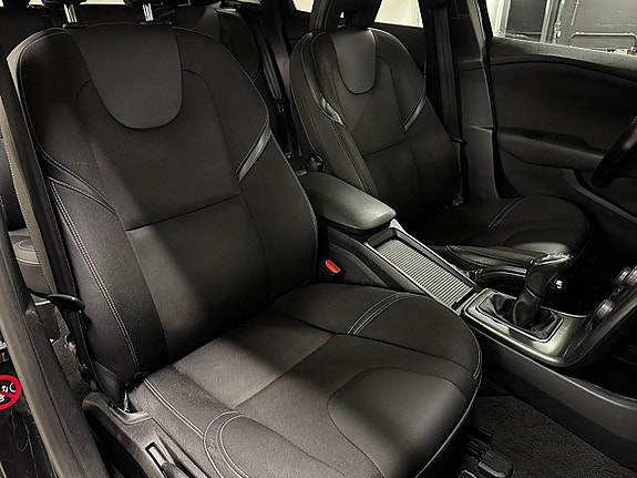 Volvo V40 18 of 24