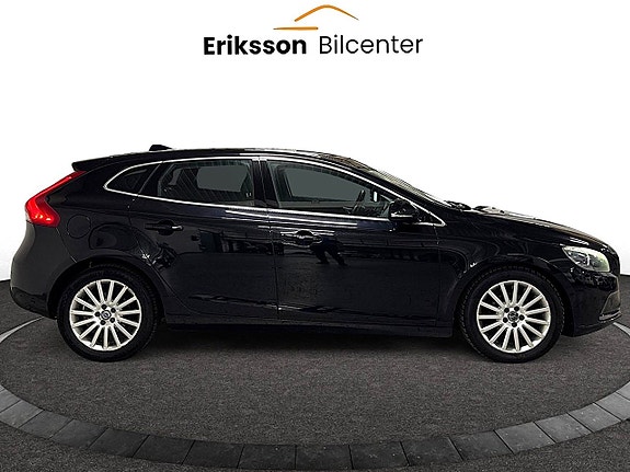 Volvo V40 8 of 24