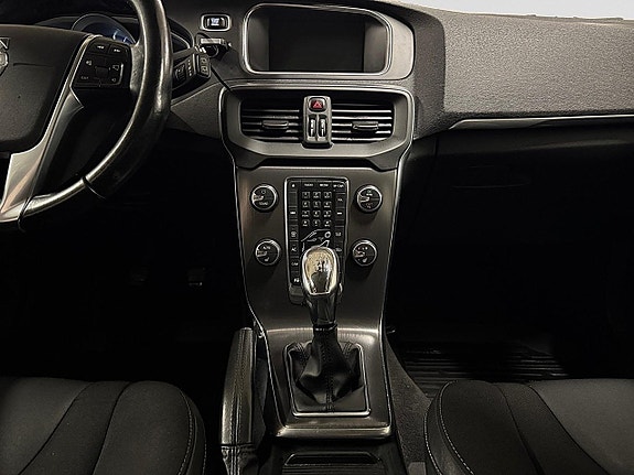 Volvo V40 14 of 24