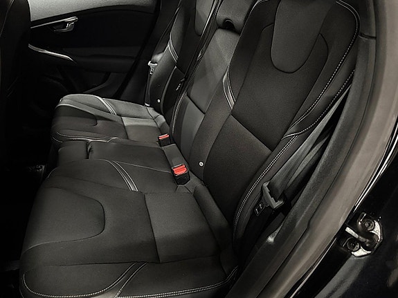 Volvo V40 19 of 24