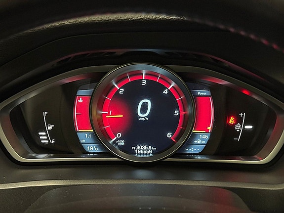 Volvo V40 24 of 24