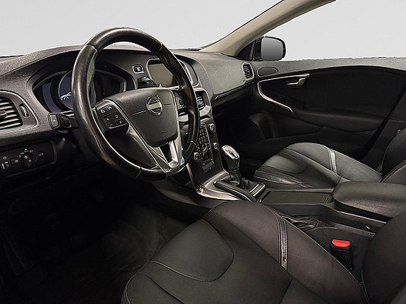 Volvo V40 10 of 24
