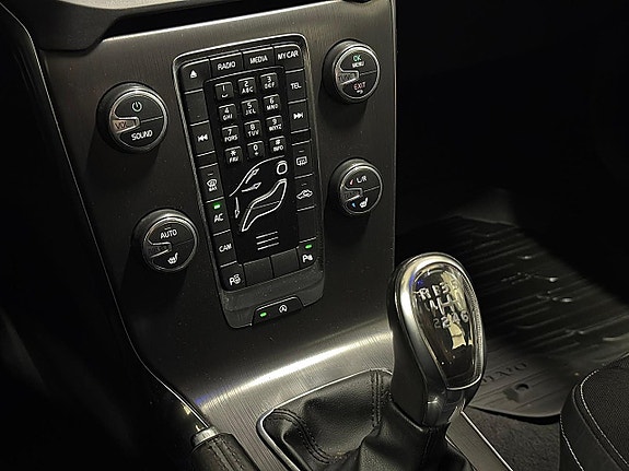 Volvo V40 17 of 24