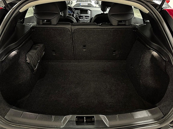 Volvo V40 20 of 24