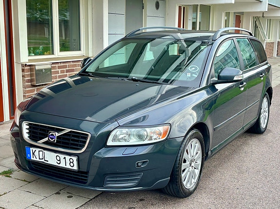 Volvo V50 2 of 6