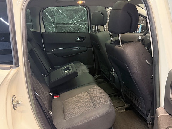 Peugeot 3008 15 of 17