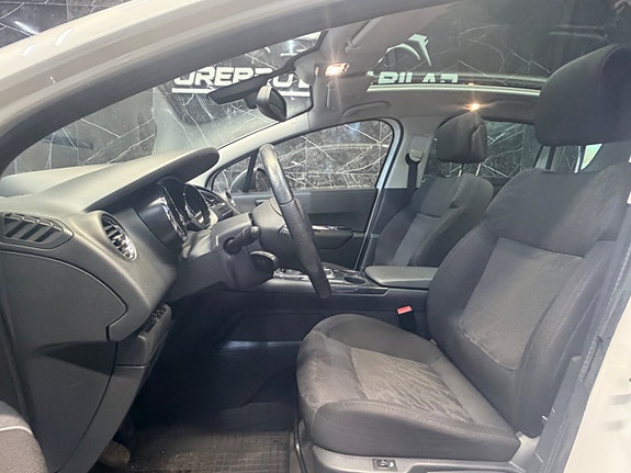 Peugeot 3008 13 of 17