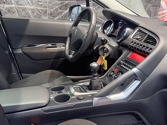 Peugeot 3008 16 of 17