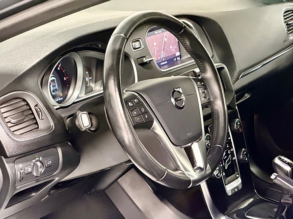 Volvo V40 8 of 15