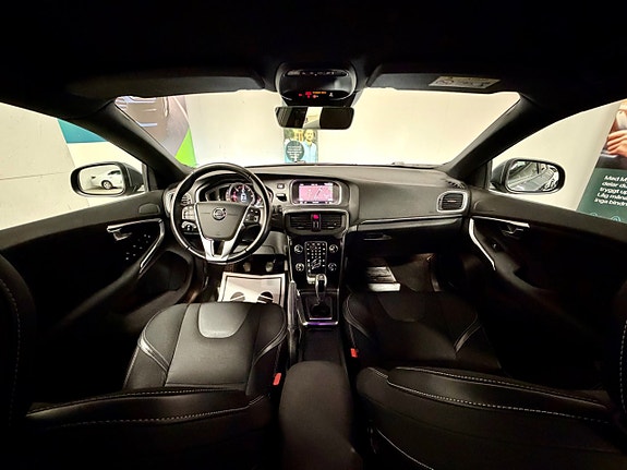 Volvo V40 5 of 15