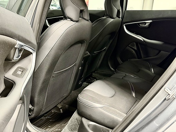 Volvo V40 11 of 15