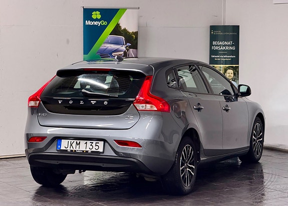 Volvo V40 4 of 15
