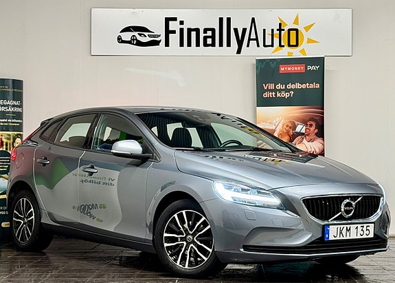 Volvo V40 2 of 15