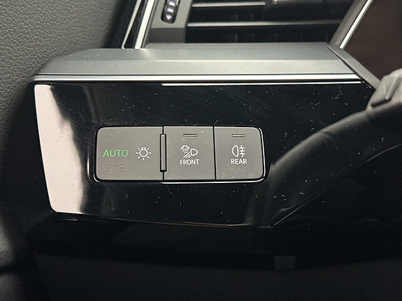 Audi Q8 e-tron 27 of 30