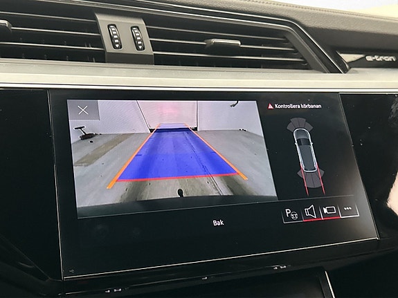 Audi Q8 e-tron 21 of 30
