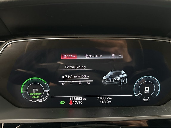 Audi Q8 e-tron 17 of 30