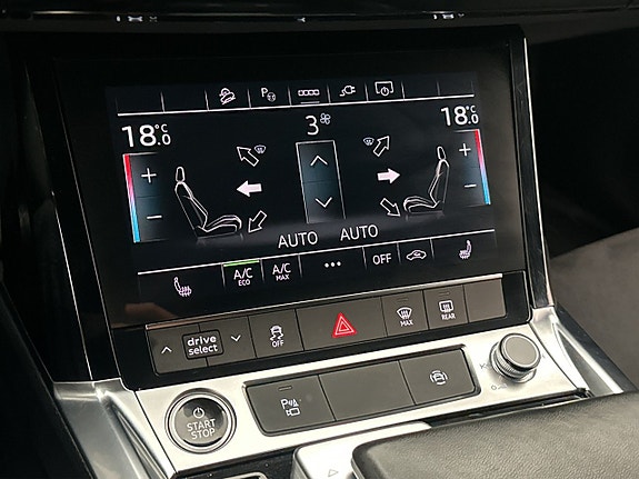 Audi Q8 e-tron 24 of 30