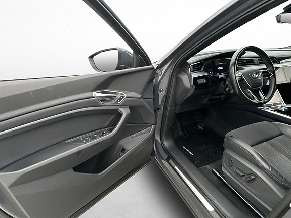 Audi Q8 e-tron 9 of 30