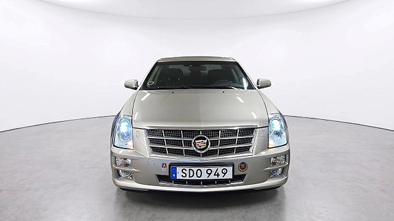 Cadillac STS 2 of 17