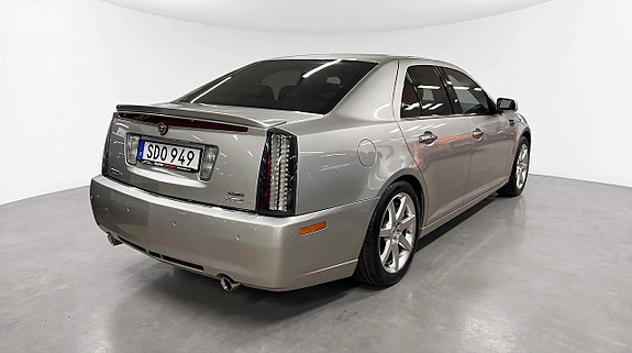 Cadillac STS 4 of 17
