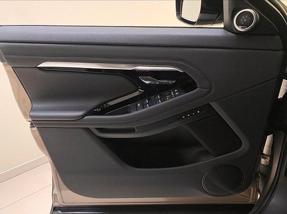 Land Rover Range Rover Evoque 3 of 6