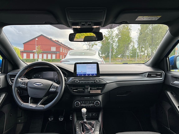 Ford Focus 8 of 13