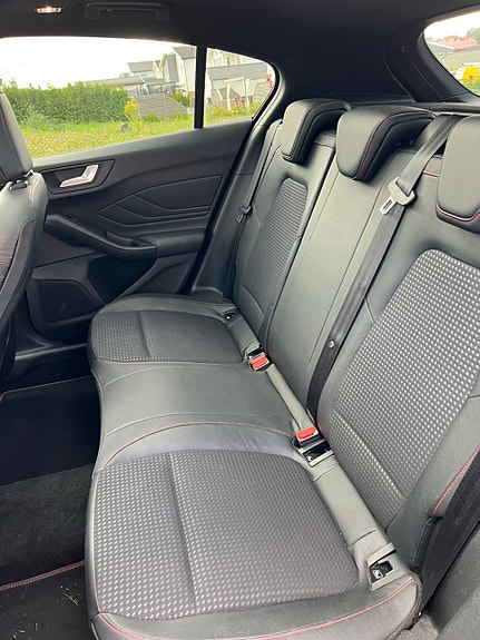 Ford Focus 12 of 13