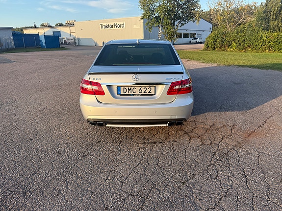 Mercedes-Benz E63 5 of 12