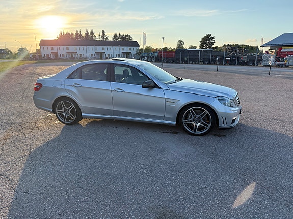 Mercedes-Benz E63 3 of 12