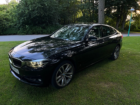 BMW 320d 2 of 9