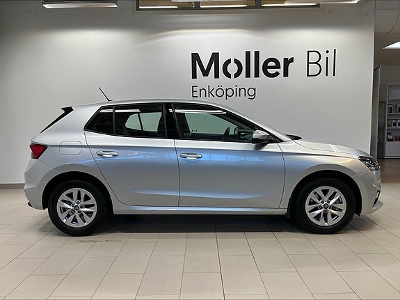 Skoda Fabia 2 of 15