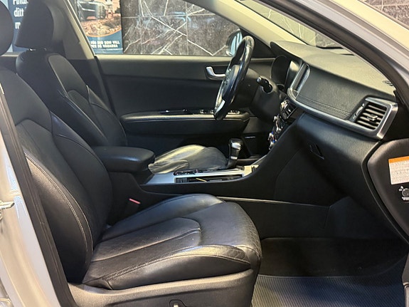 Kia Optima 11 of 23