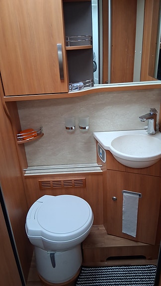 Hymer T704 SL 5 of 8