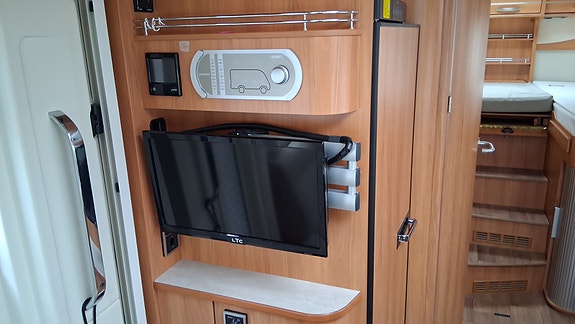 Hymer T704 SL 3 of 8