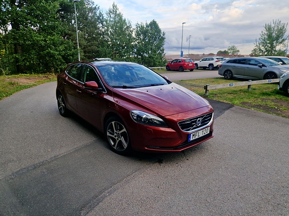 Volvo V40 7 of 9
