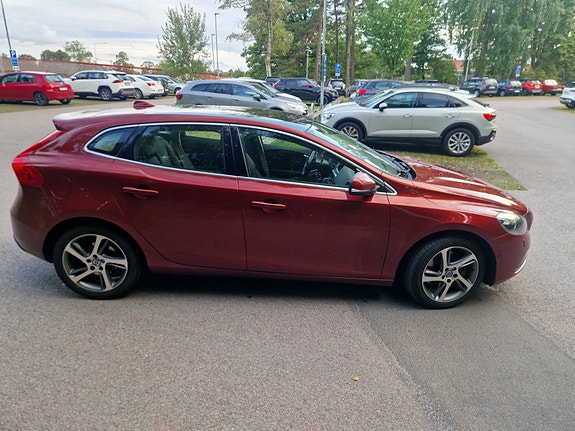 Volvo V40 6 of 9