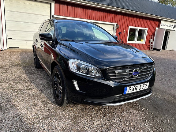 Volvo XC60 7 of 17